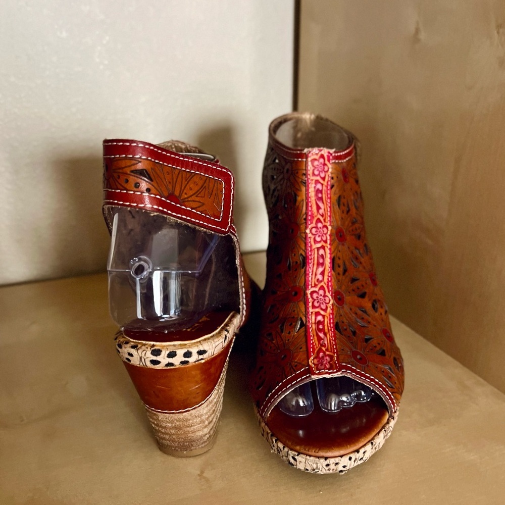 L'Artiste Spring Step Marjan-Cam Brown Floral Laser-Cut Leather Sling-back Heels - Picture 6 of 12
